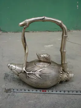 Very rare Qing Dynasty (QianLong1711-1799)silver Flagon/Teapot,with mark,Decoration, tools wedding Decoration Brass 
Very rare Qing Dynasty (QianLong1711-1799)silver Flagon/Teapot,with mark,Decoration, tools wedding Decoration Brass