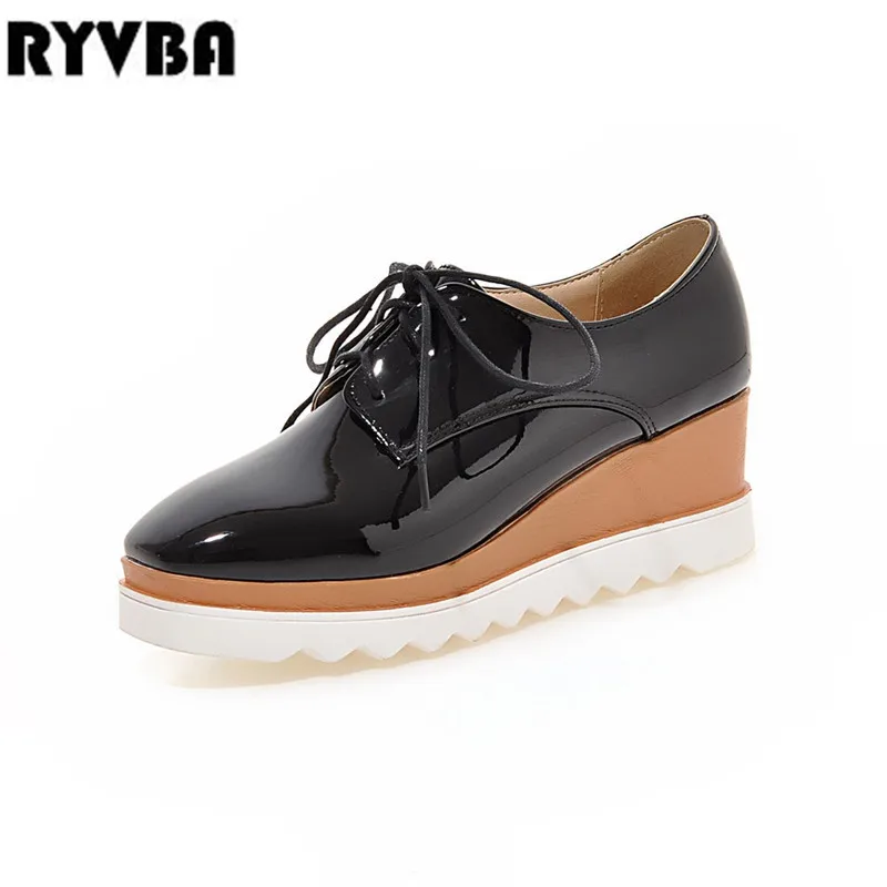 RYVBA 2018 woman wedges high heels pumps women winter autumn ladies platform women fashion patent PU casual lace up black shoes
RYVBA 2018 woman wedges high heels pumps women winter autumn ladies platform women fashion patent PU casual lace up black shoes