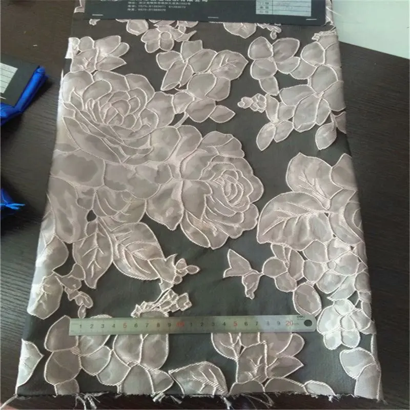 European-style embossed silver imprint jacquard fabric dress A word skirt high-end clothing fabric crisp DGH13
European-style embossed silver imprint jacquard fabric dress A word skirt high-end clothing fabric crisp DGH13