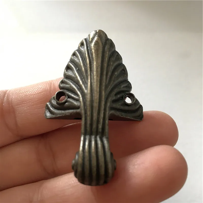 Case Box Corners For Furniture Decor Triangle Pattern Carved,Furniture Hardware corner,antique footing,corner protecting
Case Box Corners For Furniture Decor Triangle Pattern Carved,Furniture Hardware corner,antique footing,corner protecting