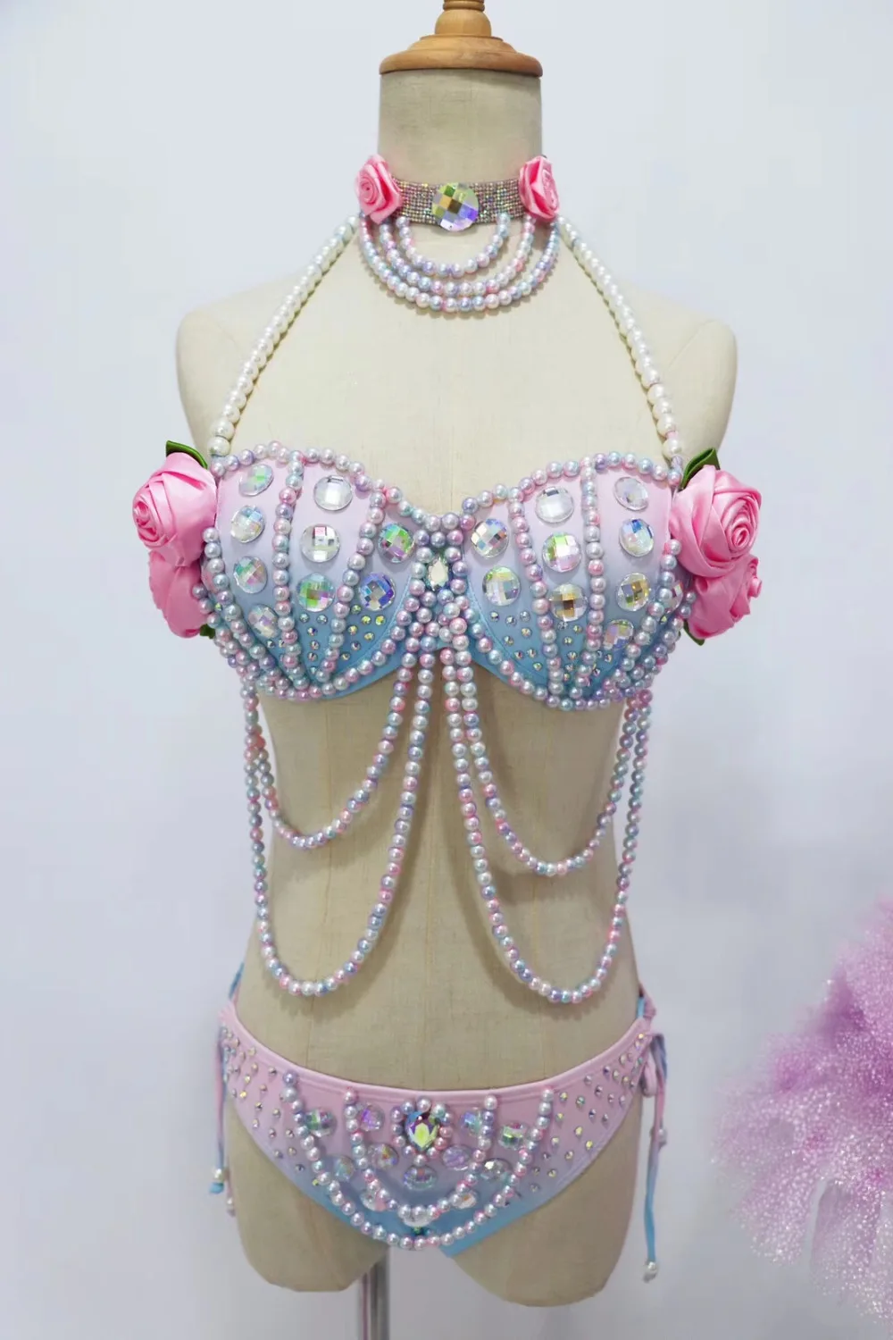 Women costume Pink roses flower crystals Pearl Bikini sets DJ Singer Bar Pole dancing performance outfits nightclub party
Women costume Pink roses flower crystals Pearl Bikini sets DJ Singer Bar Pole dancing performance outfits nightclub party