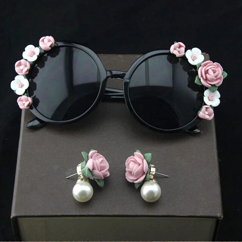 2017 European and American Baroque Pakistan retro sunglasses small fresh flowers pink flowers sunglasses
2017 European and American Baroque Pakistan retro sunglasses small fresh flowers pink flowers sunglasses