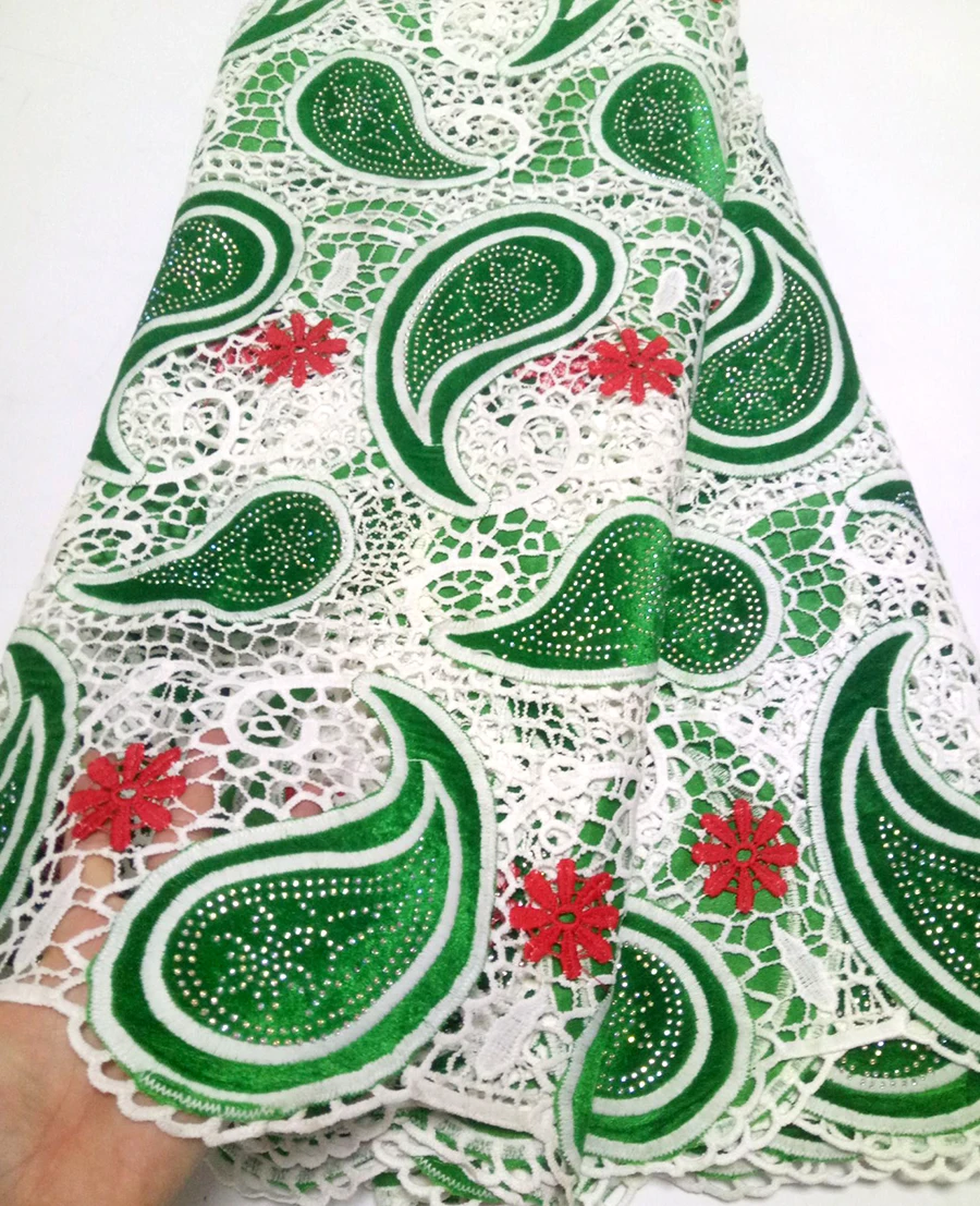 2019 Latest Style Green+Red+Whte velvet lace fabric with water soluble lace fabric High Quality African lace fabric with stones
2019 Latest Style Green+Red+Whte velvet lace fabric with water soluble lace fabric High Quality African lace fabric with stones