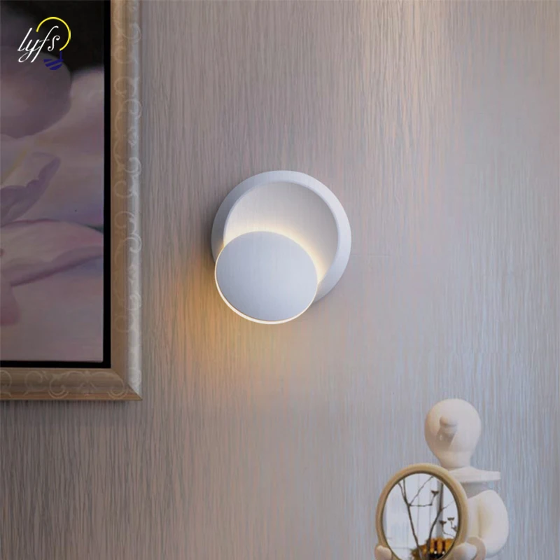 LED Wall Lamp 360 degree rotation adjustable bedside light white Black creative wall lamp Black modern aisle round lamp
LED Wall Lamp 360 degree rotation adjustable bedside light white Black creative wall lamp Black modern aisle round lamp