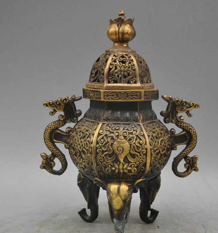007948 11 Qing Bronze Double Dragon Pierced Three-legged Censer Sculpture Statue
007948 11 Qing Bronze Double Dragon Pierced Three-legged Censer Sculpture Statue