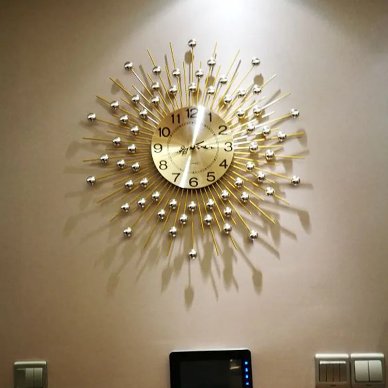 European Wrought Iron Wall Clocks Decoration Crafts Wall Hanging Metal Mural Ornaments Home Livingroom 3D Wall Gold Mute Colcks 
European Wrought Iron Wall Clocks Decoration Crafts Wall Hanging Metal Mural Ornaments Home Livingroom 3D Wall Gold Mute Colcks
