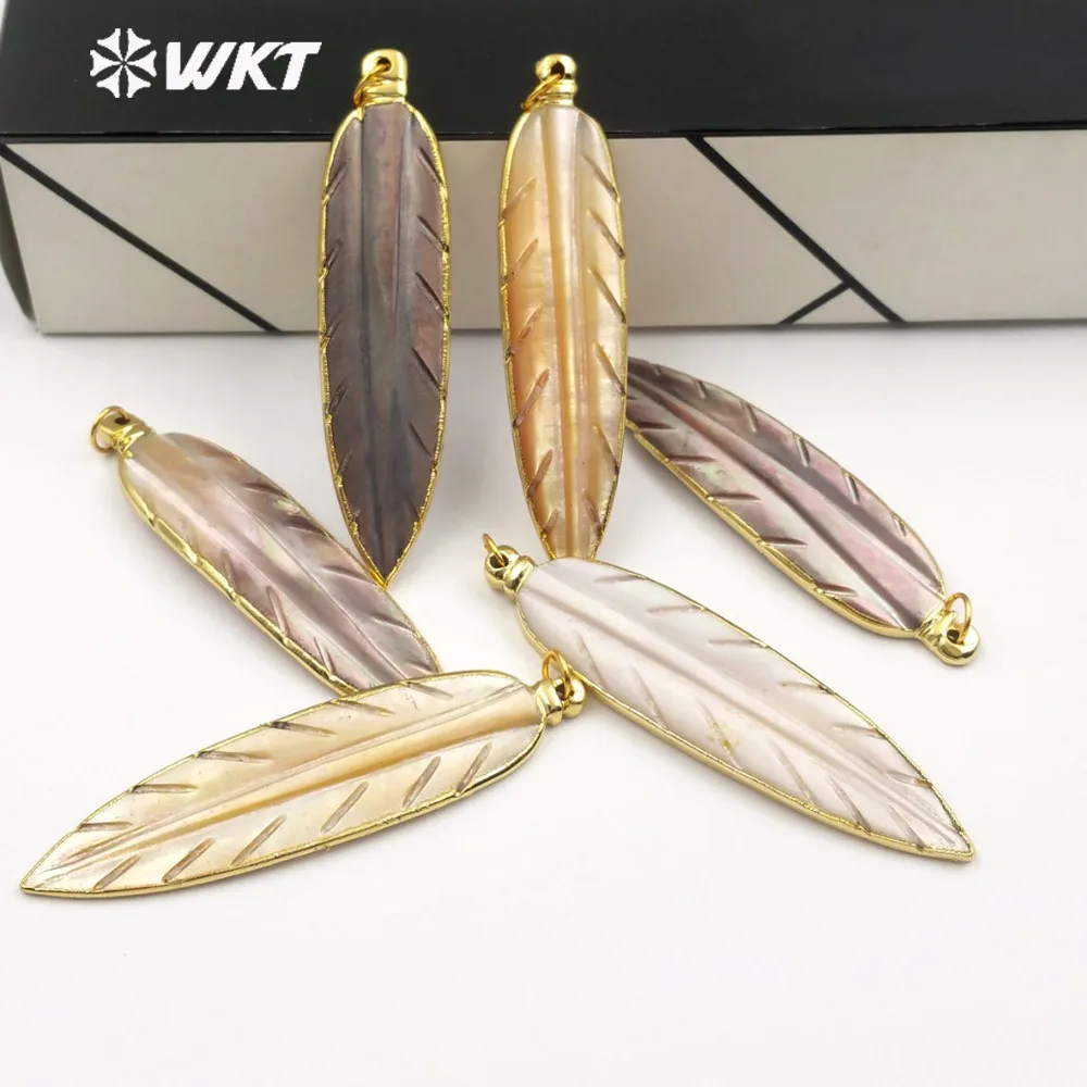 WT-JP126 WKT Natural Yellow/black/white Sea Shell Pendant Hand Carved Feather Shape Metal Bezel Classic Vintage Ladies Jewelry 
WT-JP126 WKT Natural Yellow/black/white Sea Shell Pendant Hand Carved Feather Shape Metal Bezel Classic Vintage Ladies Jewelry
