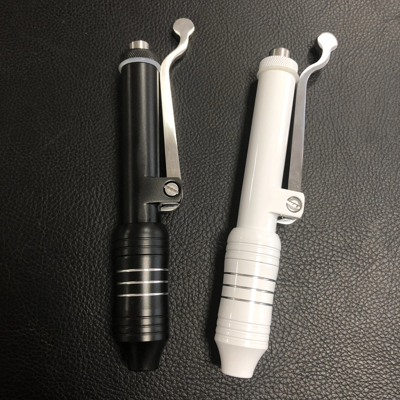 Adjustable Noninvasive Nebulizer hyaluronic Pen Injector Acid Lips Stabilizer Needle-free Injection hyaluronique pen Acid gun
Adjustable Noninvasive Nebulizer hyaluronic Pen Injector Acid Lips Stabilizer Needle-free Injection hyaluronique pen Acid gun
