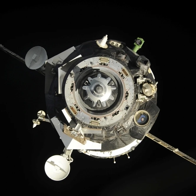 The Soyuz TMA-17 spacecraft departs the International Space Station Poster Print (17 x 11)