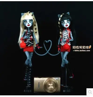 Double early generation of black and white cat high school new open box of the doll /toys for girls christmas gifts
Double early generation of black and white cat high school new open box of the doll /toys for girls christmas gifts