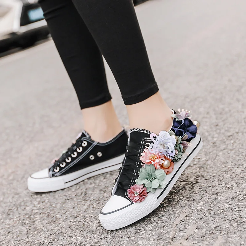 Summer Sneakers Wedges Canvas shoes Women's casual shoes Women's handmade custom Three-dimensional sequins Flowers White Flat44
Summer Sneakers Wedges Canvas shoes Women's casual shoes Women's handmade custom Three-dimensional sequins Flowers White Flat44