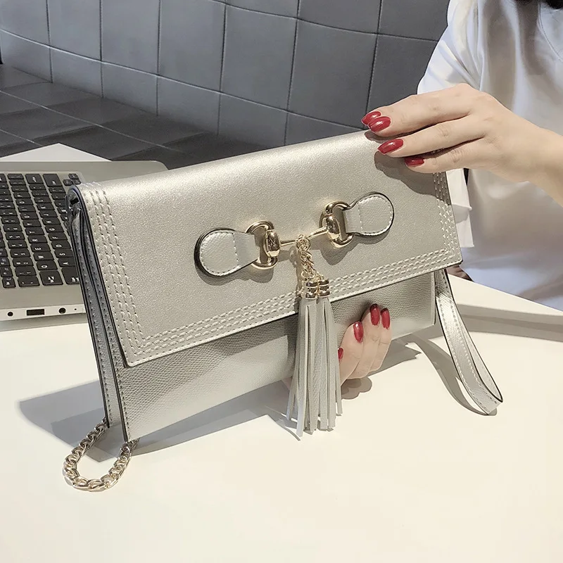 Tassel Envelope Bag Women Button Leather Thread Clutch Bag Shoulder Crossbody Handbag Messenger Handbag Pink Bolsa Mensageiro
Tassel Envelope Bag Women Button Leather Thread Clutch Bag Shoulder Crossbody Handbag Messenger Handbag Pink Bolsa Mensageiro