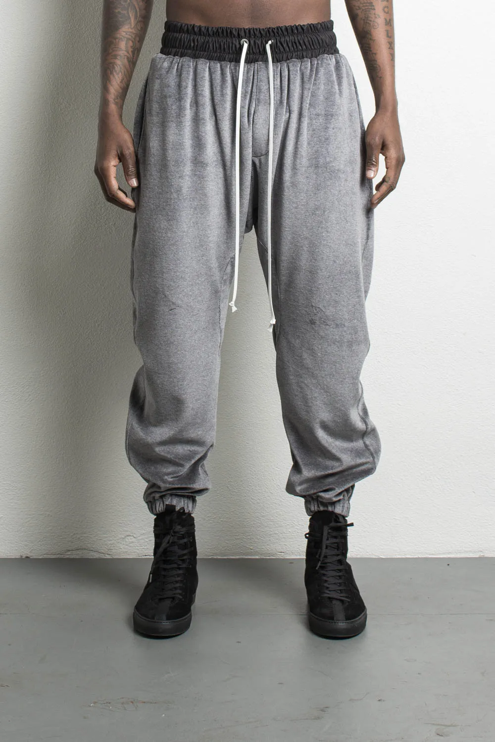 Casual Streetwear Drawstring Elastic Waist Cargo Trousers Velvet Zipper Sweatpants Joggers Harem Pants Men
Casual Streetwear Drawstring Elastic Waist Cargo Trousers Velvet Zipper Sweatpants Joggers Harem Pants Men
