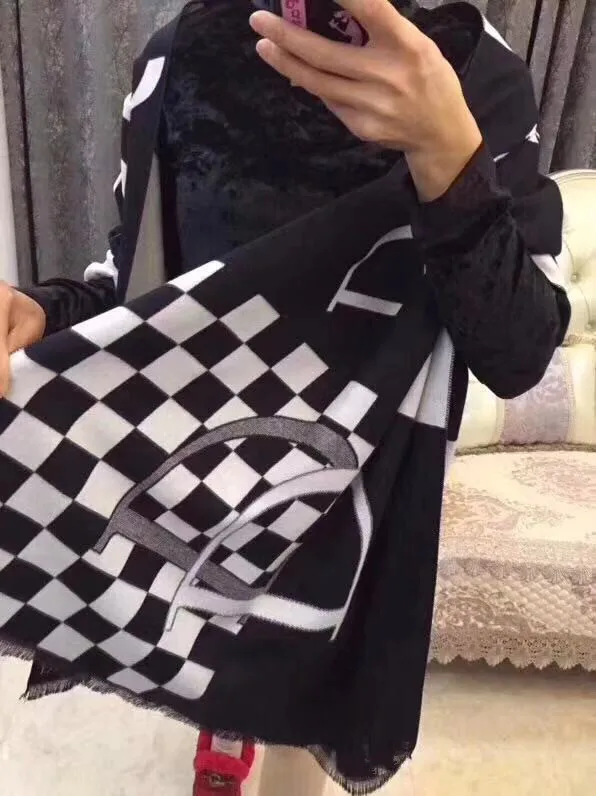 Luxury Scarf Female Winter Cashmere Black and White Checkerboard Scarf Decorative Warm Scarf Shawl 68071
Luxury Scarf Female Winter Cashmere Black and White Checkerboard Scarf Decorative Warm Scarf Shawl 68071