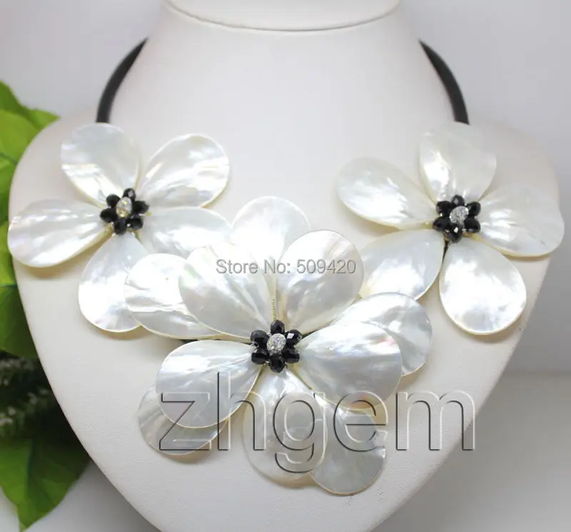 Free Shipping >>>>white MOP sea shell flower pendant pearl necklace 18" long mothe of pearl
Free Shipping >>>>white MOP sea shell flower pendant pearl necklace 18" long mothe of pearl