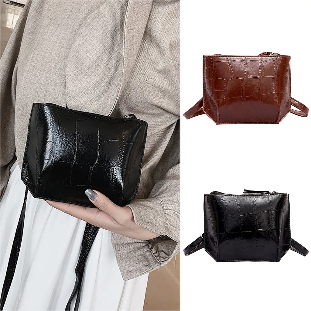 Women Joker Messenger Bag Shoulder Simple Fashion Small Square Bag Wild Chest Simple Small Messenger Bags
Women Joker Messenger Bag Shoulder Simple Fashion Small Square Bag Wild Chest Simple Small Messenger Bags