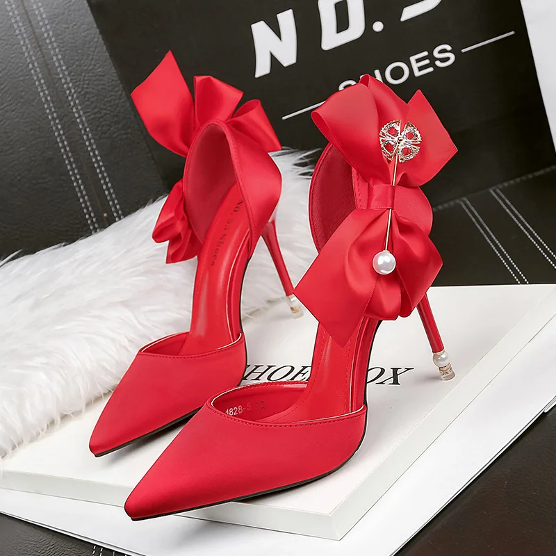 Fashion Pointed Satin High Heels Bow Sexy Pearl Sandals Stiletto Shallow Mouth Wedding Shoes Women High Heels Bridal Shoes
Fashion Pointed Satin High Heels Bow Sexy Pearl Sandals Stiletto Shallow Mouth Wedding Shoes Women High Heels Bridal Shoes
