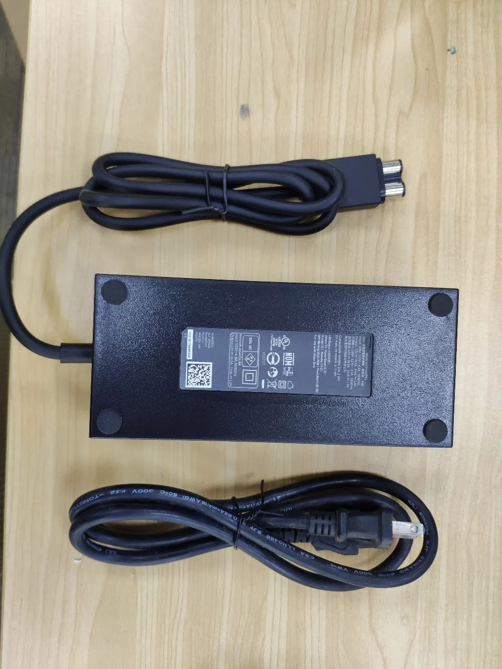 2PCS/Lot 110V 220V Original power adapter for xbox one xbox one Power supply with EU /US Cable
2PCS/Lot 110V 220V Original power adapter for xbox one xbox one Power supply with EU /US Cable