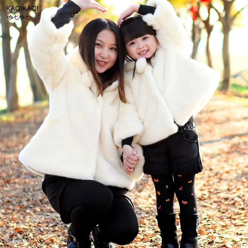 Baby Girls Three Quarte Sleeve Winter Wedding Faux Fur Coat for Girls Formal Soft Party Coat Kids Wedding Outwear Parent-child
Baby Girls Three Quarte Sleeve Winter Wedding Faux Fur Coat for Girls Formal Soft Party Coat Kids Wedding Outwear Parent-child