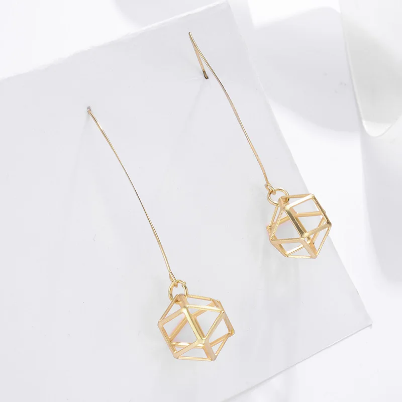 Hongye Gold Color Drop Earrings Geometric Hollow Out Pendant Earrings For Women Party Jewelry Female Long Dangle Earring N50
Hongye Gold Color Drop Earrings Geometric Hollow Out Pendant Earrings For Women Party Jewelry Female Long Dangle Earring N50