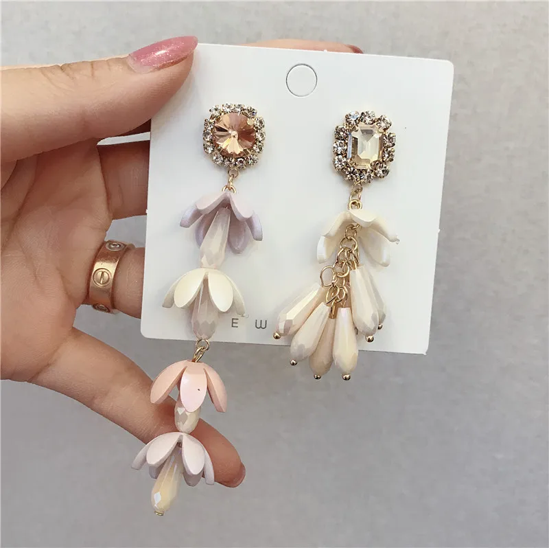 New Bohemian Style Sweet Long Trendy Flower Tassel Dangle Asymmetry Crystal Drop Earrings Girls Vacation Jewelry Gift EC1887
New Bohemian Style Sweet Long Trendy Flower Tassel Dangle Asymmetry Crystal Drop Earrings Girls Vacation Jewelry Gift EC1887