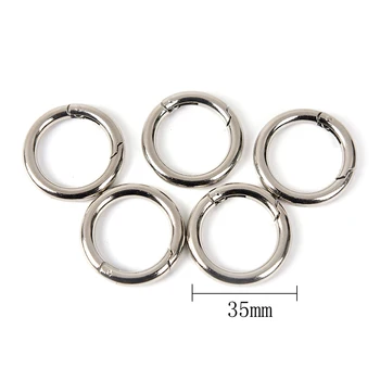 5PCS/pack 35mm Circle Metal Carabiner hook Spring Snap Round Clip Hook Keychain Camping Climbing Hiking Outdoor hanger kits
5PCS/pack 35mm Circle Metal Carabiner hook Spring Snap Round Clip Hook Keychain Camping Climbing Hiking Outdoor hanger kits
