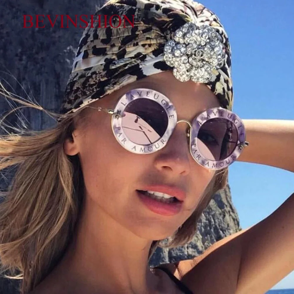 Brand Design With Bee Round Sunglasses Women Letter Frame Black Pink Sun Glasses Women Vintage 90S Celebrity Same Eyeglasses
Brand Design With Bee Round Sunglasses Women Letter Frame Black Pink Sun Glasses Women Vintage 90S Celebrity Same Eyeglasses