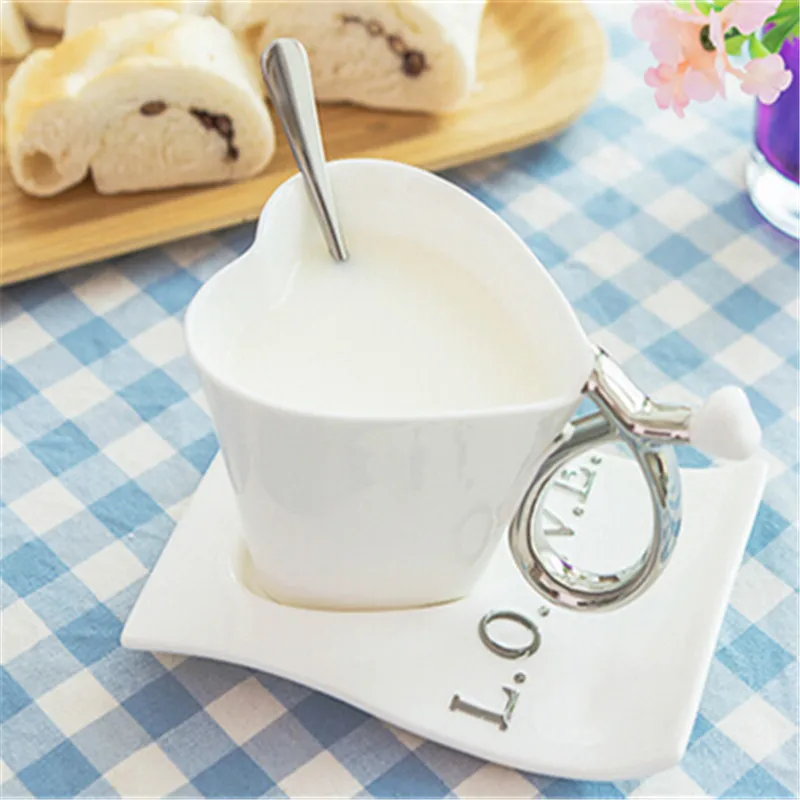 Heart Shaped Band Dish Coffee Mugs Set holder Love Lovers Mugs Ceramic Mug Drinkware Valentine's Day Gift Home Decoration
Heart Shaped Band Dish Coffee Mugs Set holder Love Lovers Mugs Ceramic Mug Drinkware Valentine's Day Gift Home Decoration