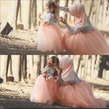 Lovely Tulle Ball Gowns with Handmade Flower Ribbon New Flower Girl Dress Silver Sequined Top TuTu Toddler Baby Birthday Gowns
Lovely Tulle Ball Gowns with Handmade Flower Ribbon New Flower Girl Dress Silver Sequined Top TuTu Toddler Baby Birthday Gowns
