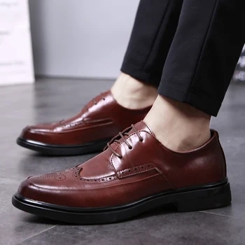 2019 Fall Spring Men's Genuine Leather Shoes Lace up Men Round toe Brogue Shoes Luxury Flats Breathable Leather Casual shoes
2019 Fall Spring Men's Genuine Leather Shoes Lace up Men Round toe Brogue Shoes Luxury Flats Breathable Leather Casual shoes