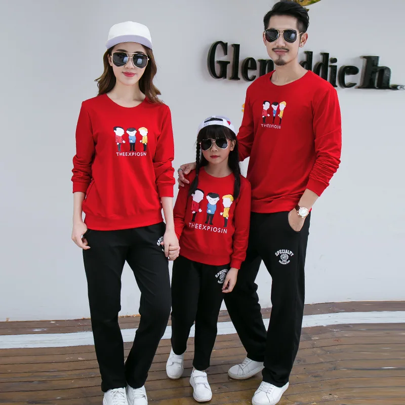 Autumn and Winter Mom and Daughter Sweater Cartoon Print Long Sleeve Sweatshirt Woman Man Christmas Sweaters Family Outfits
Autumn and Winter Mom and Daughter Sweater Cartoon Print Long Sleeve Sweatshirt Woman Man Christmas Sweaters Family Outfits