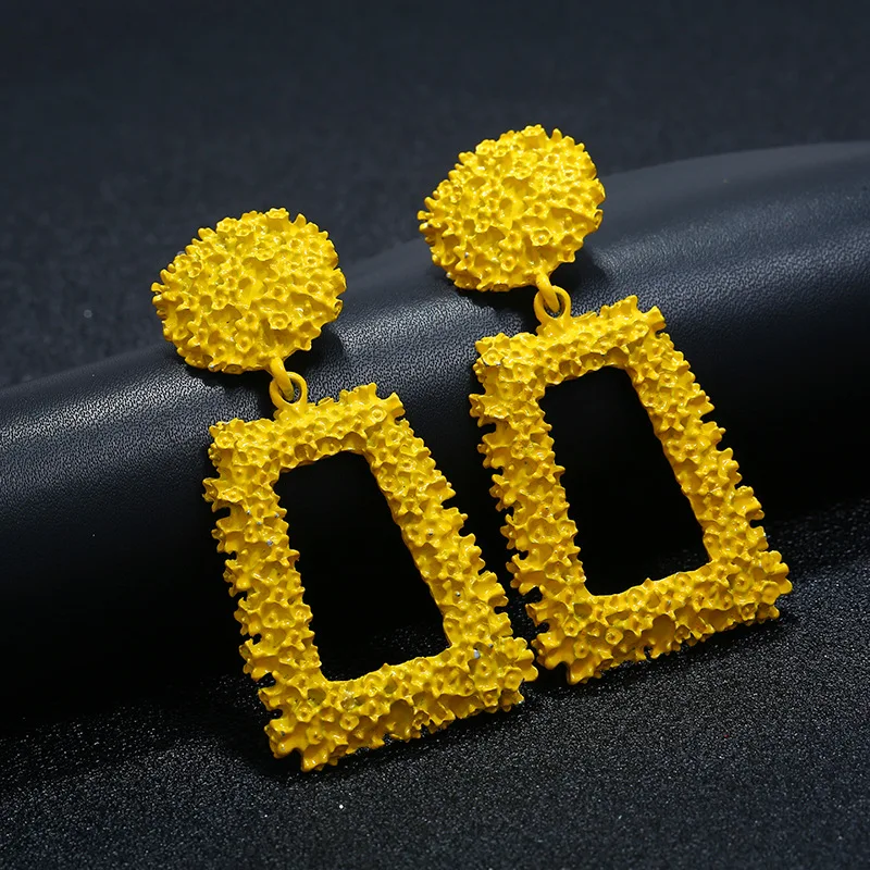 Women New Elegant Vintage Metal Earrings Geometric Statement Drop Earring Hanging Fashion Trend Jewelry
Women New Elegant Vintage Metal Earrings Geometric Statement Drop Earring Hanging Fashion Trend Jewelry