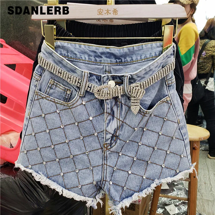 Spring / Summer Hot Pants 2019 Women's New Diamond Beads High Waist Wide Leg Denim Shorts for Women Short Jeans Pants Girls
Spring / Summer Hot Pants 2019 Women's New Diamond Beads High Waist Wide Leg Denim Shorts for Women Short Jeans Pants Girls