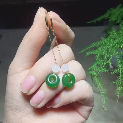 Zhe Ru Jewelry 18k gold inlaid natural Hetian jade jasmine donut earrings White jade ball ear hooks Free certificate
Zhe Ru Jewelry 18k gold inlaid natural Hetian jade jasmine donut earrings White jade ball ear hooks Free certificate