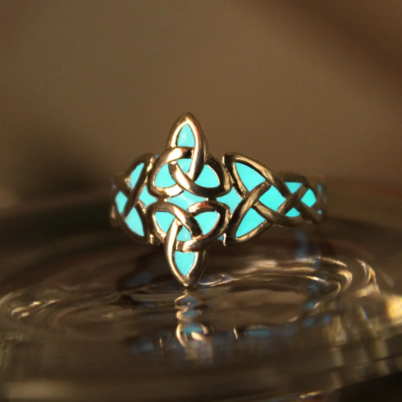 New Glow In The Dark Celts Ring Glow rings Celtics knots triquetera Ring Viking Luminous Open ring Glowing gift
New Glow In The Dark Celts Ring Glow rings Celtics knots triquetera Ring Viking Luminous Open ring Glowing gift