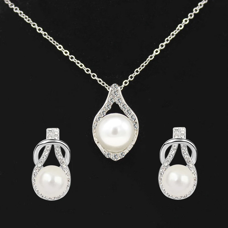 Fashion New Water Drop Rhinestone Jewelry Sets For Women Trendy Round Pearl Stud Earrings And Pendant Necklace For Gifts
Fashion New Water Drop Rhinestone Jewelry Sets For Women Trendy Round Pearl Stud Earrings And Pendant Necklace For Gifts