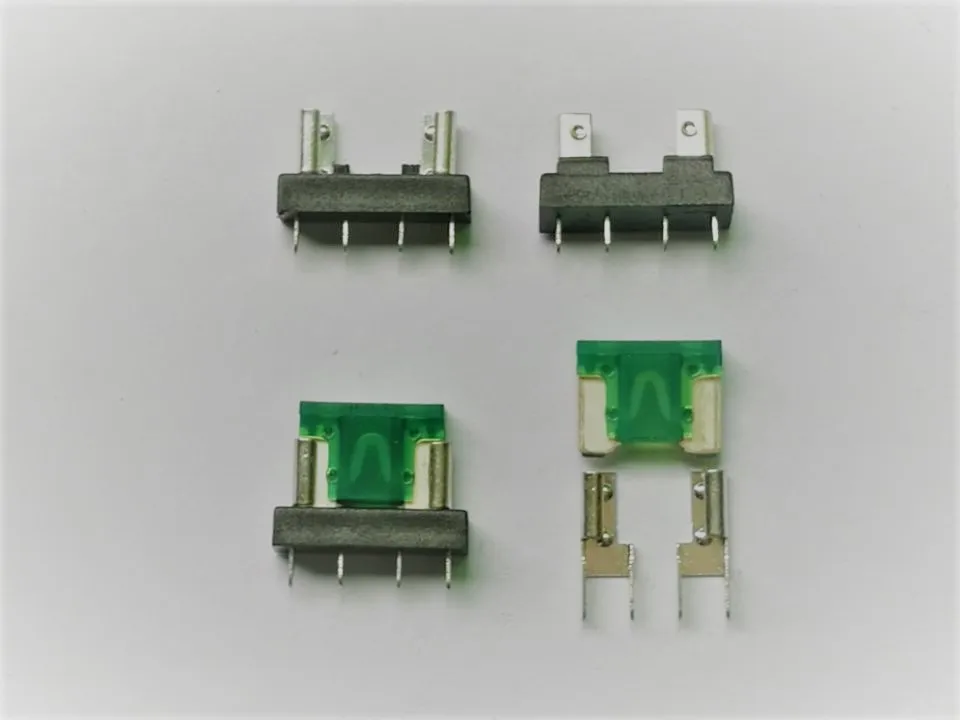 SL-506P-B mini blade auto fuse block/ SL-506P-B mini blade auto fuse holders/ Auto fuse clip
SL-506P-B mini blade auto fuse block/ SL-506P-B mini blade auto fuse holders/ Auto fuse clip