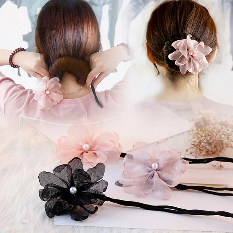 Woman Flower Donuts Twist Headband Magic Hair Bun Maker DIY Hairstyle Tool Pearl French Bud Dish Hair Accessories Sweet Hairband
Woman Flower Donuts Twist Headband Magic Hair Bun Maker DIY Hairstyle Tool Pearl French Bud Dish Hair Accessories Sweet Hairband