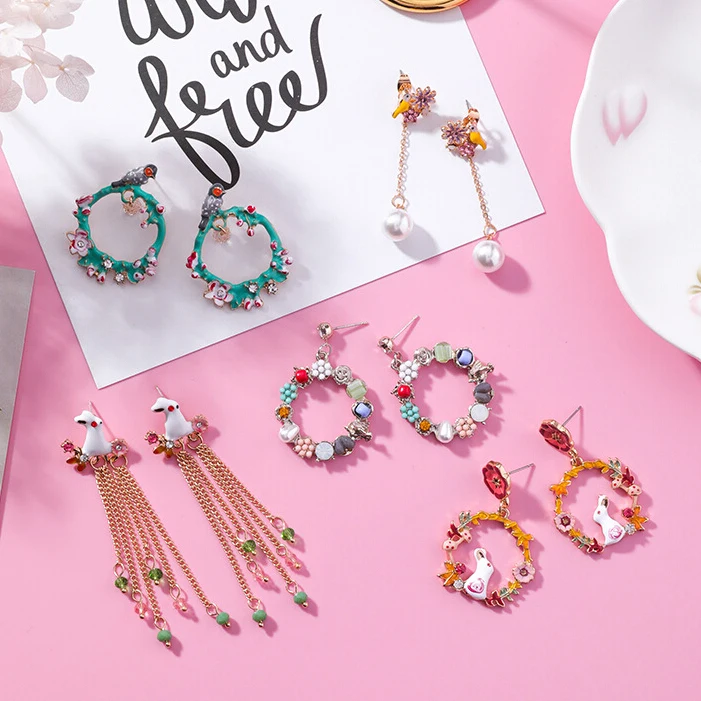 2018 New Korean Fashion Bow Dangle Earrings Matte Gold Drop Earrings For Women Long Earring Party Jewelry Brinco
2018 New Korean Fashion Bow Dangle Earrings Matte Gold Drop Earrings For Women Long Earring Party Jewelry Brinco