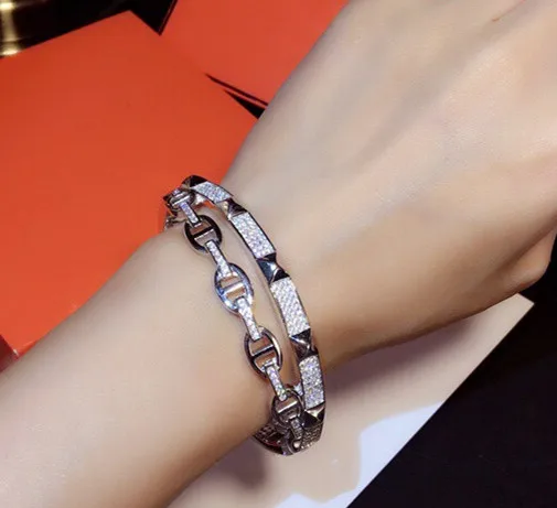Hot famous brand jewelry H lock bracelet pig nose bangle cross bracelet full of zirconia rose gold silver jewelry
Hot famous brand jewelry H lock bracelet pig nose bangle cross bracelet full of zirconia rose gold silver jewelry