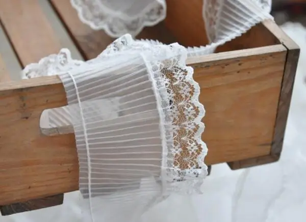 Description Picture 5 of item7CM Wide HOT Embroidery White 3D Flower Lace Tabric Trim Ribbon DIY Sewing Applique Collar Fringe Craft Wedding Dress Accessory