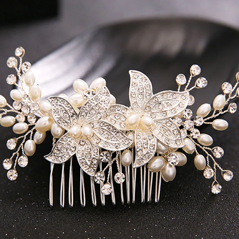 luxurious Hair jewelry for wome Crystal Stone Pearl Tiara Comb Wedding Decoration accessories Haircomb Silver Metal Comb Clips
luxurious Hair jewelry for wome Crystal Stone Pearl Tiara Comb Wedding Decoration accessories Haircomb Silver Metal Comb Clips