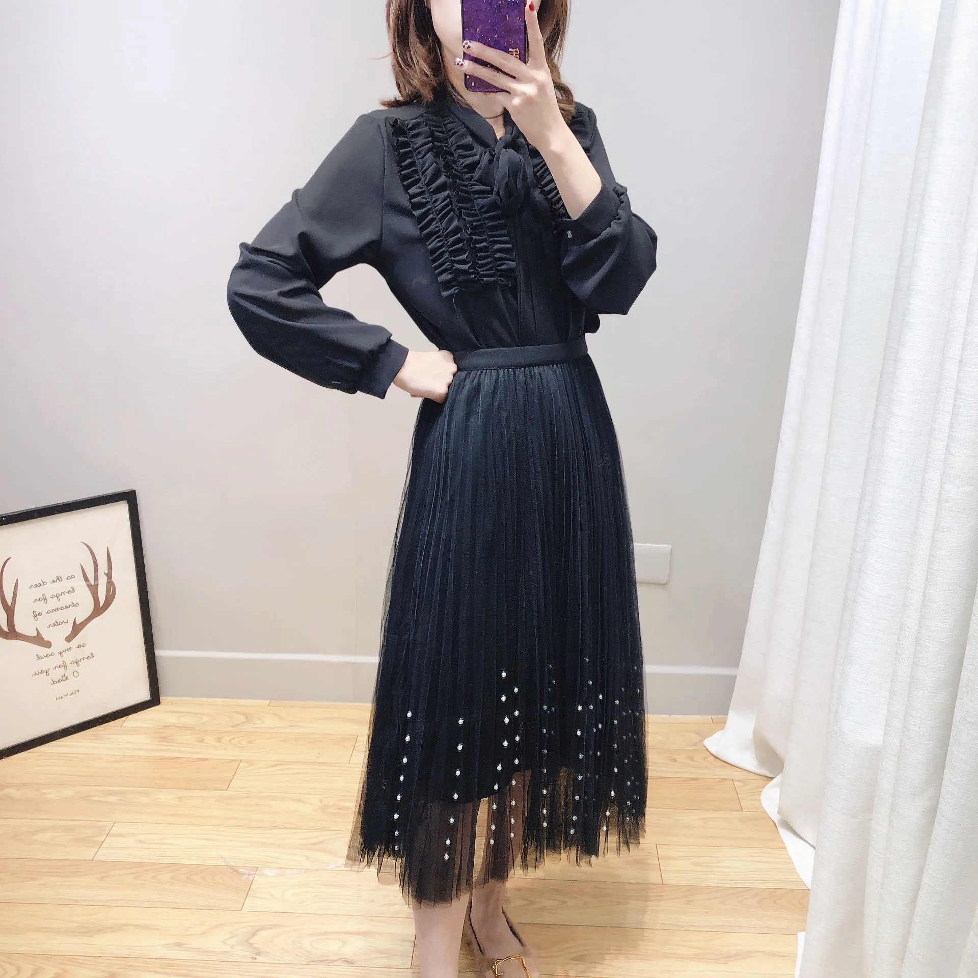 New Spring A-shaped High-waist Nail Pearl Pleated Medium-length Mesh Yarn Skirt Girl Superfairy's Half-length Skirt
New Spring A-shaped High-waist Nail Pearl Pleated Medium-length Mesh Yarn Skirt Girl Superfairy's Half-length Skirt