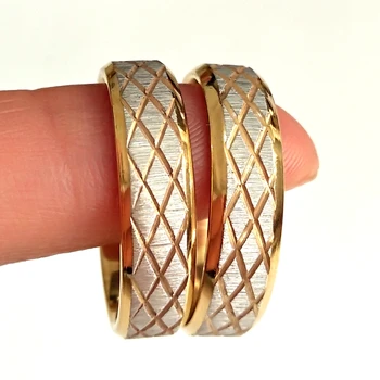 36pcs Men's Women's Grid Pattern Comfort Fit 6mm Band Stainless Steel Rings Beveled Edges New design Vintage Fashion Jewelry
36pcs Men's Women's Grid Pattern Comfort Fit 6mm Band Stainless Steel Rings Beveled Edges New design Vintage Fashion Jewelry