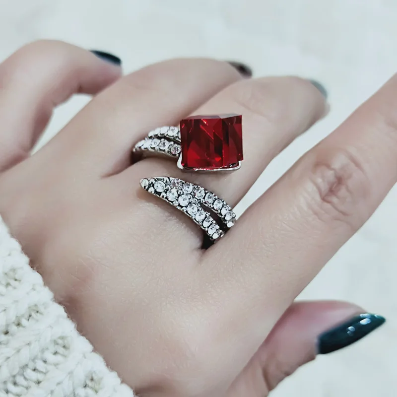 SINLEERY Wedding Rings Red Blue Square Cube Crystal Women Rings Silver Color Engagement Rings Jewelry JZ052 SSD
SINLEERY Wedding Rings Red Blue Square Cube Crystal Women Rings Silver Color Engagement Rings Jewelry JZ052 SSD