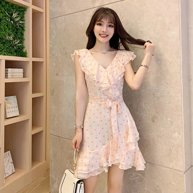 2019 Summer New Korean Sexy V Collar Waist Edge Printing Wave Dot Dress V-Neck Butterfly Sleeve Sleeveless Dress Women 
2019 Summer New Korean Sexy V Collar Waist Edge Printing Wave Dot Dress V-Neck Butterfly Sleeve Sleeveless Dress Women