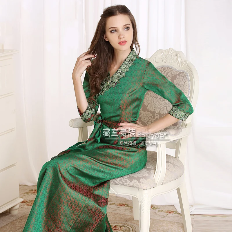 New summer Tibetan clothing Chinese traditional costume for women elegant minority gown Tibet style long cheongsam dress
New summer Tibetan clothing Chinese traditional costume for women elegant minority gown Tibet style long cheongsam dress