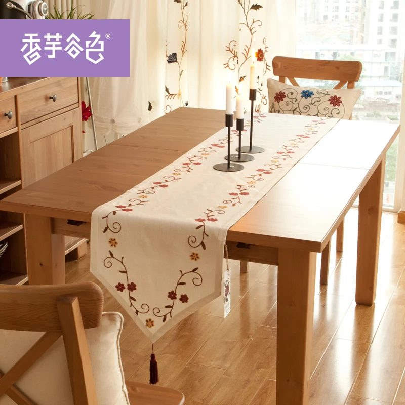 Embroidered Flower And Leaves Table Runner Cotton linen Material Chinese Brand Table Runner
Embroidered Flower And Leaves Table Runner Cotton linen Material Chinese Brand Table Runner