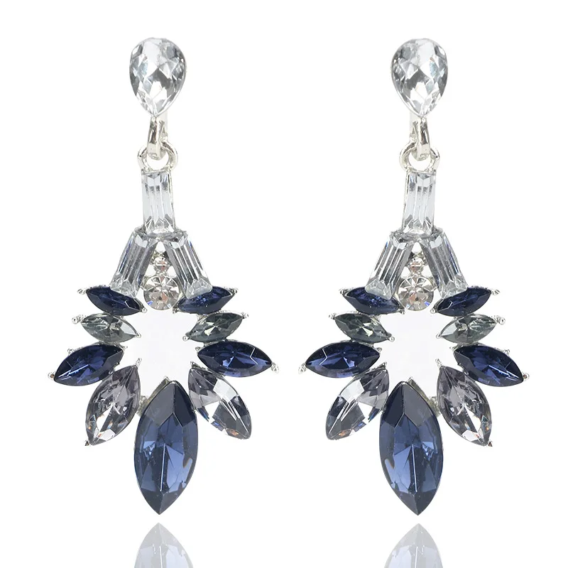 Fashion Earrings 2018 Vintage Crystal Flower Female Hang Pendant Earrings Pendant Earrings Modern Jewelry
Fashion Earrings 2018 Vintage Crystal Flower Female Hang Pendant Earrings Pendant Earrings Modern Jewelry