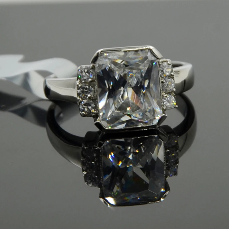 Brand Design Delicate Square Big 3A Cubic Zirconia Stone Tituanium Steel Engagement Ring Zircon Wedding Rings For Women
Brand Design Delicate Square Big 3A Cubic Zirconia Stone Tituanium Steel Engagement Ring Zircon Wedding Rings For Women